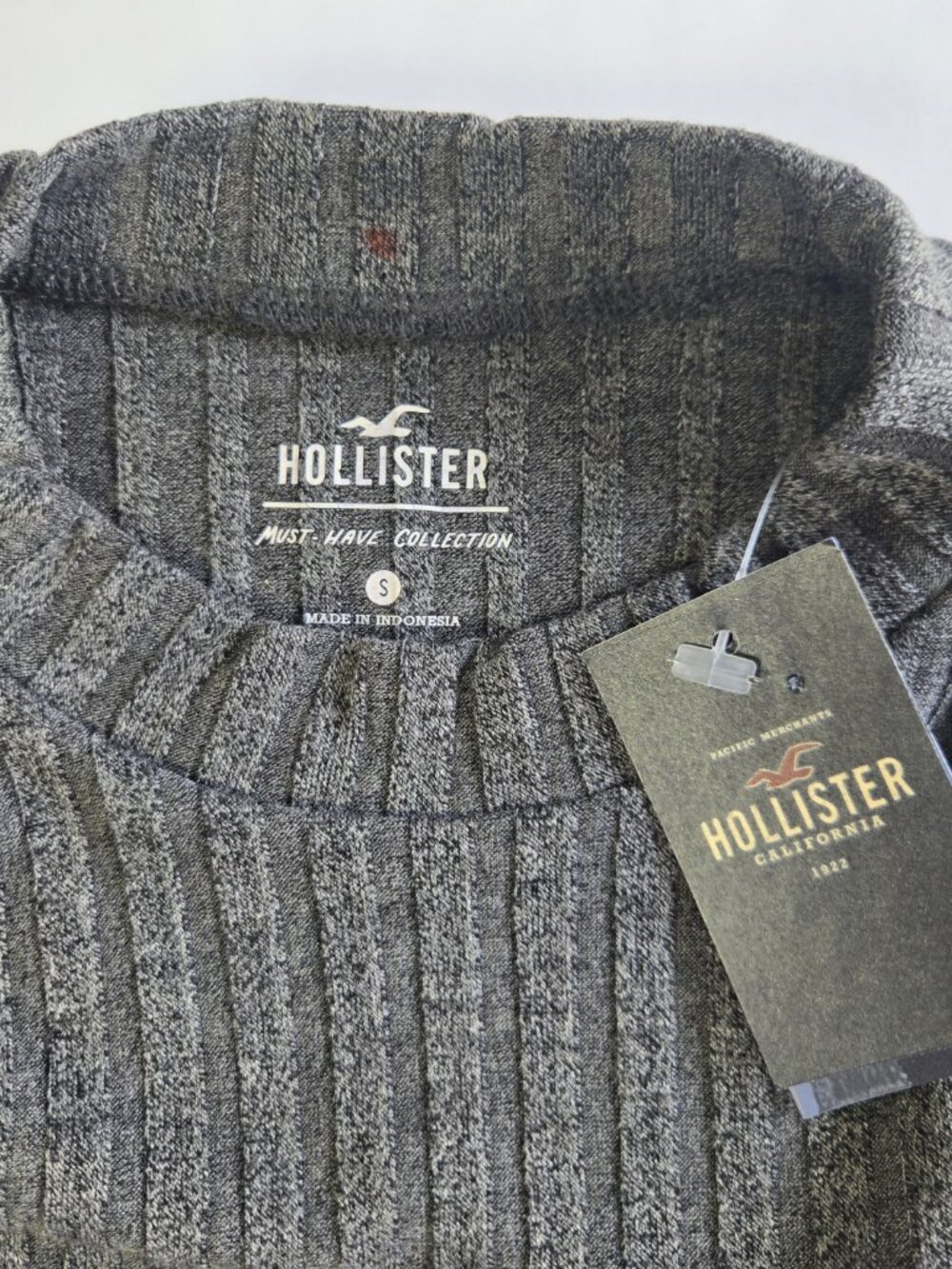 Hollister Ribbed Knit Top Gray Size S - Picture 2 of 4